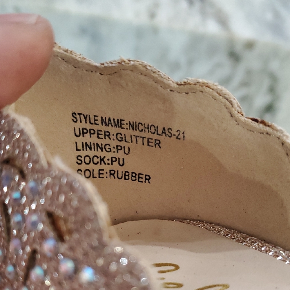 Celeste Gold Heels with Elegant Laser-Cut Design Sz 7 Wedding Graduation. - Picture 10 of 16